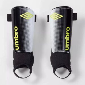 NWT Umbro Stirrup Soccer Shinguards PeeWee